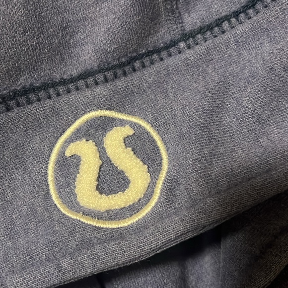 Lululemon Scuba Full-Zip Hoodie, Size 6 - Picture 2 of 2